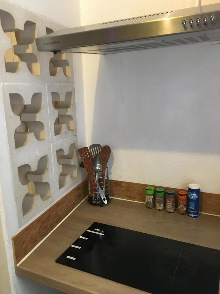 Appart Sympa Dans Le Vieux Ним Экстерьер фото