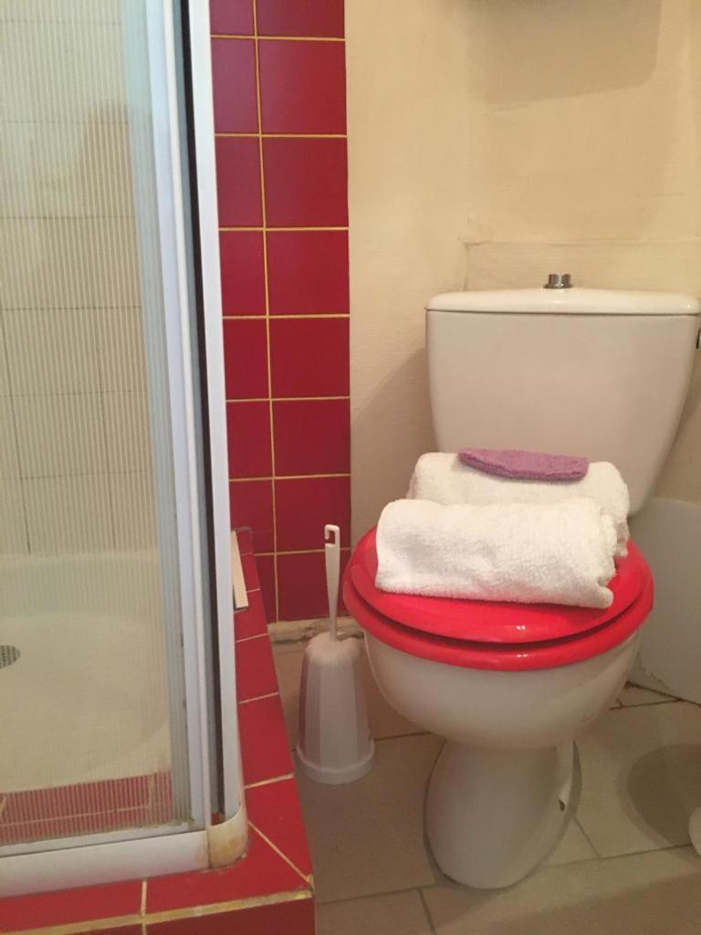 Appart Sympa Dans Le Vieux Ним Экстерьер фото
