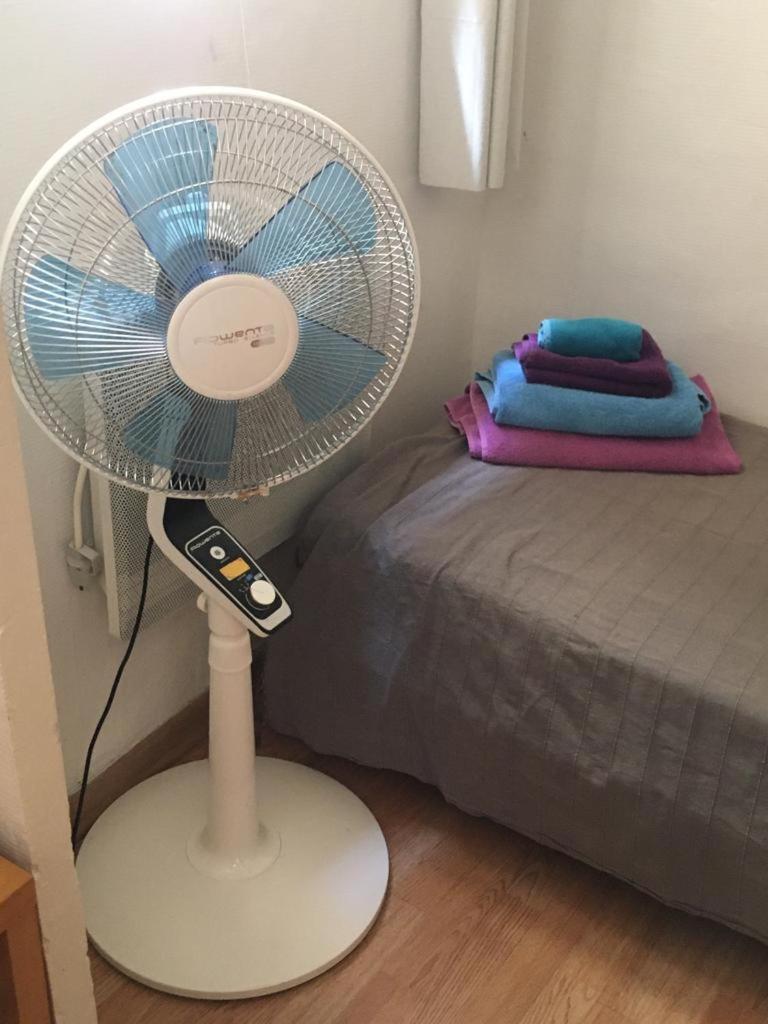 Appart Sympa Dans Le Vieux Ним Экстерьер фото